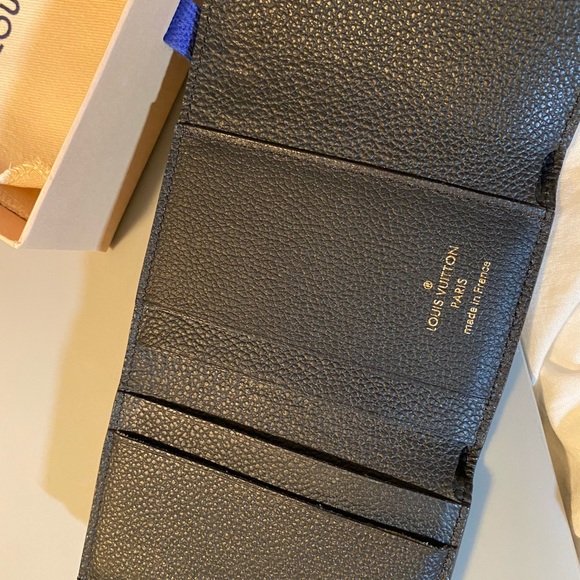 Louis Vuitton Black Zoe Wallet - Picture 3 of 4